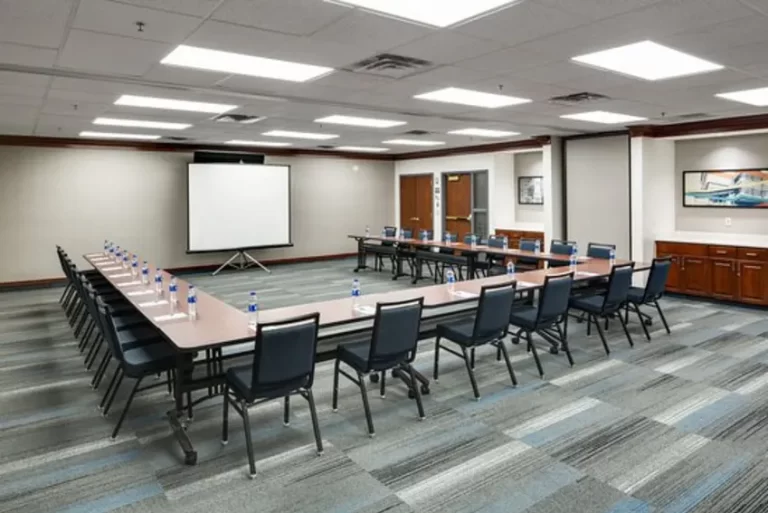 U shape table arrangement